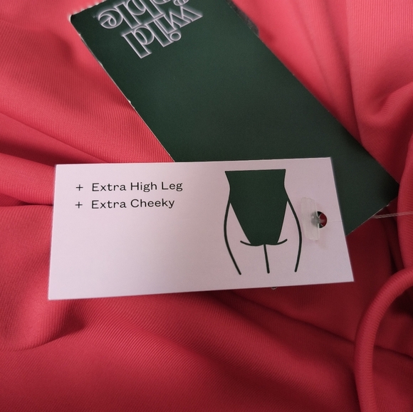 New Women One Piece Swimsuit / Size L - Picture 4 of 8